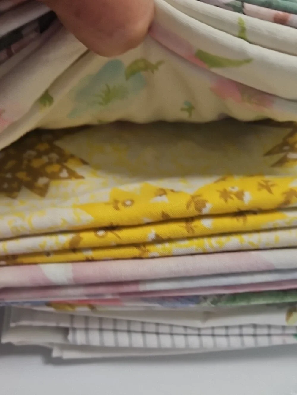 Vtg Stack of 13 Colorful Printed Single Pillowcases - Pastel & Yellow Accents